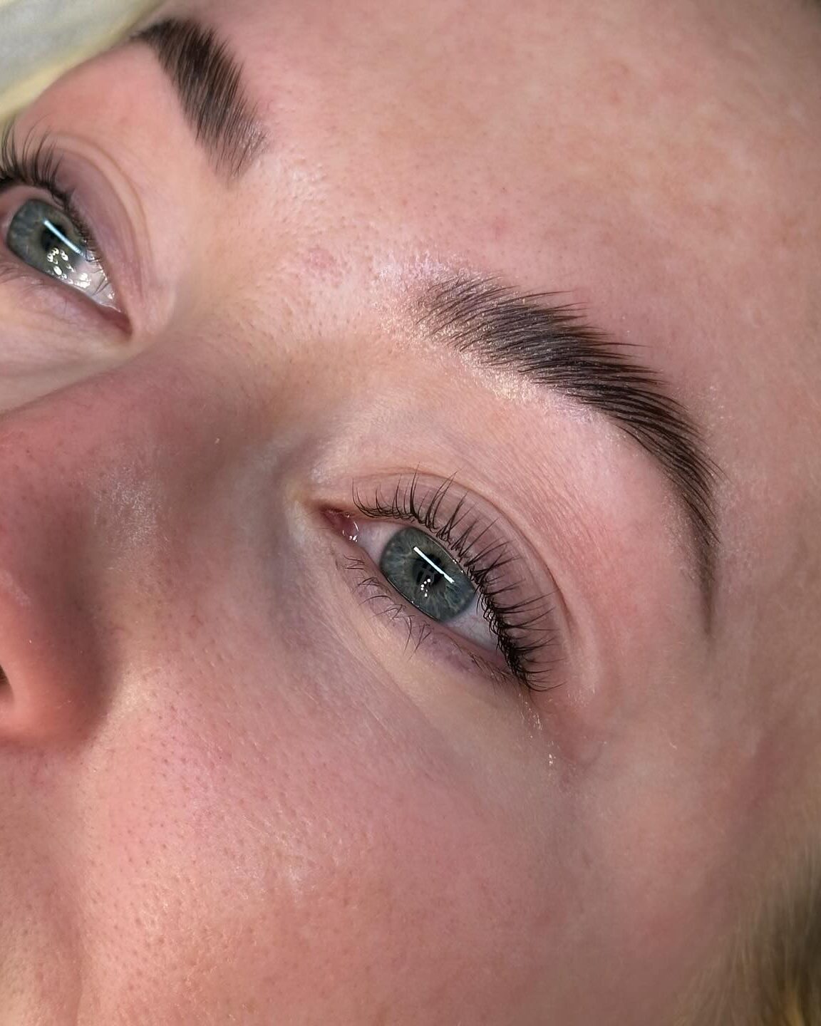 A lash lift and brow lamination on a client